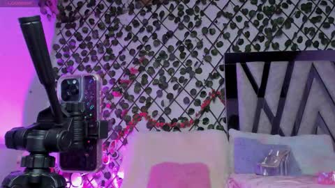 Isa online show from February 20, 2026, 11:49 pm