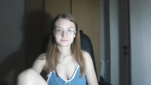 isabel_loveee online show from January 5, 2026, 8:56 pm