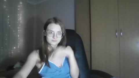 isabel_loveee online show from January 13, 2026, 9:09 pm