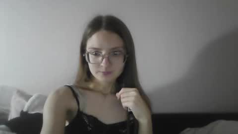 isabel_loveee online show from February 3, 2026, 5:40 pm