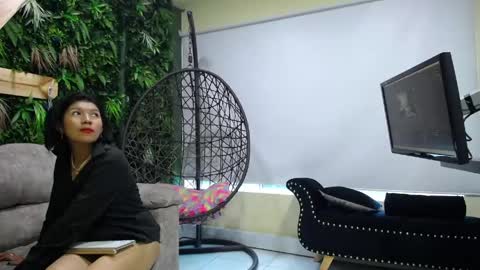 Snapshot of isabel_luxx chatting on April 11, 2026, 8:13 pm isabel_luxx online show from April 11, 2026, 8:13 pm