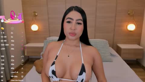 Isa online show from November 19, 2025, 3:17 am