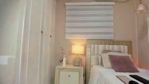 Snapshot of isabela__x chatting on March 23, 2026, 11:25 am isabela__x online show from March 23, 2026, 11:25 am