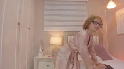 Snapshot of isabela__x chatting on March 27, 2026, 11:32 am isabela__x online show from March 27, 2026, 11:32 am