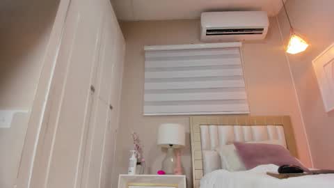 Snapshot of isabela__x chatting on March 28, 2026, 11:32 am isabela__x online show from March 28, 2026, 11:32 am