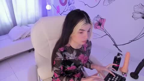 Snapshot of isabela_fiorelli chatting on October 14, 2025, 1:45 pm isabela_fiorelli online show from October 14, 2025, 1:45 pm