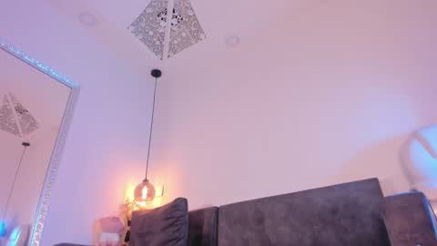 Isabela online show from March 7, 2025, 12:12 pm