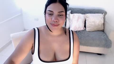 Snapshot of isabelateran chatting on May 5, 2026, 6:38 pm isabelateran online show from May 5, 2026, 6:38 pm
