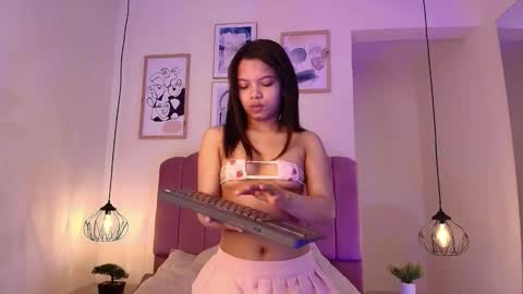isabelgh_ online show from October 10, 2025, 3:49 am