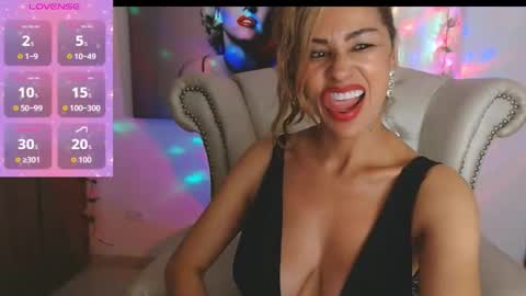 Snapshot of isabelhot1 chatting on December 20, 2025, 11:45 pm Isabel online show from December 20, 2025, 11:45 pm