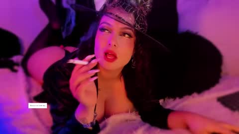 isabella online show from October 16, 2025, 3:51 am