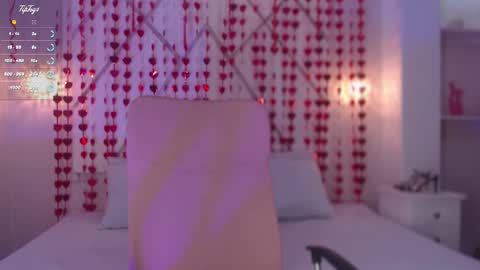 Isa  online show from February 20, 2025, 3:52 pm