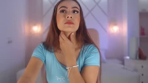 Isa  online show from October 6, 2025, 3:31 pm