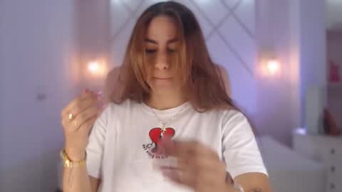 Isa  online show from October 9, 2025, 2:59 pm