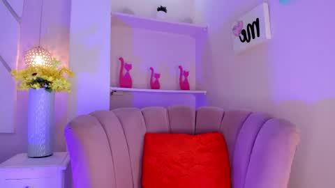 Snapshot of isabella__shine chatting on April 29, 2026, 4:00 pm Isa online show from April 29, 2026, 4:00 pm