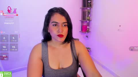 isabella_aristi03 online show from October 30, 2025, 3:41 am