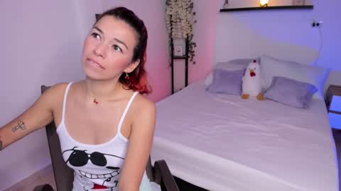 isabella online show from September 17, 2025, 5:25 pm