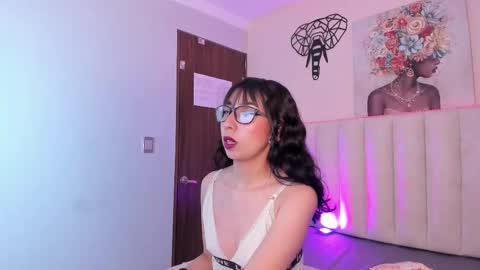 isabella_crofts online show from November 18, 2025, 3:12 am
