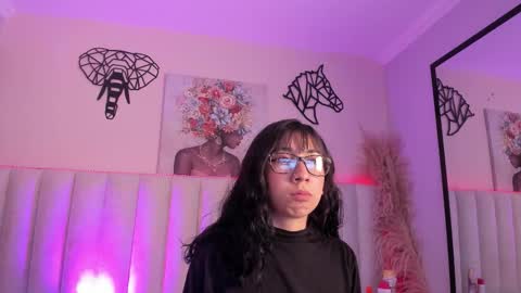 isabella_crofts online show from November 19, 2025, 3:06 am