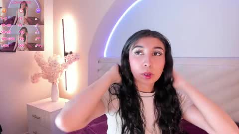 isabella_crofts online show from May 21, 2026, 3:02 am