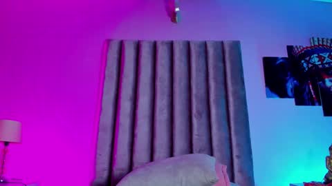 Snapshot of isabella_flowerss chatting on February 9, 2026, 12:36 am online show from February 9, 2026, 12:36 am