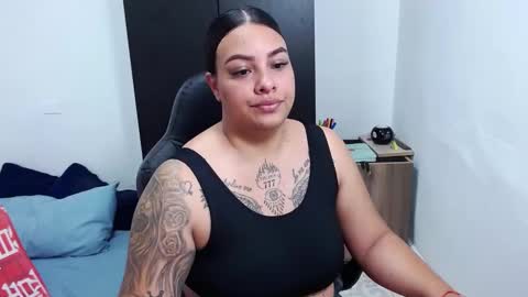 Snapshot of isabella_hots chatting on January 30, 2025, 10:29 am estefania online show from January 30, 2025, 10:29 am