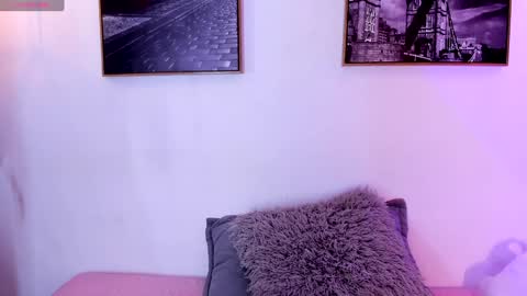  Isabel Lopez online show from January 28, 2025, 12:00 pm