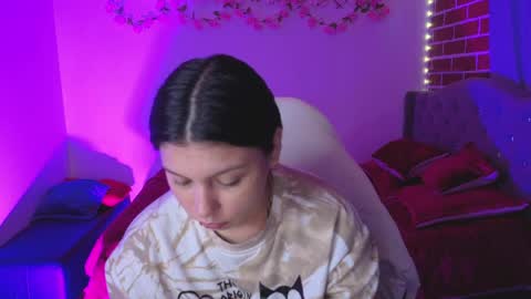 isabella_monntolvo online show from May 26, 2026, 7:21 pm