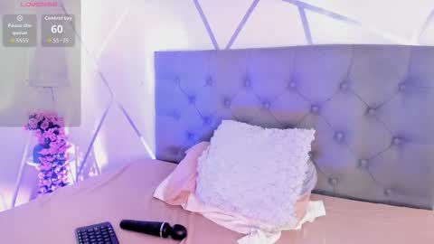 Snapshot of isabella_rogue chatting on November 24, 2025, 2:17 pm Isa ebony 19 colombiana girl latina online show from November 24, 2025, 2:17 pm