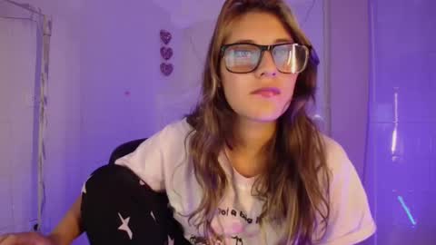 Isabella Rros online show from October 21, 2025, 12:44 am