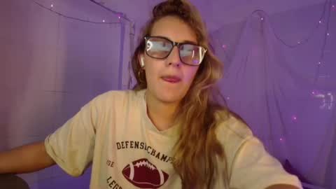 Snapshot of isabella_rross chatting on February 3, 2026, 11:43 pm Isabella Rros online show from February 3, 2026, 11:43 pm