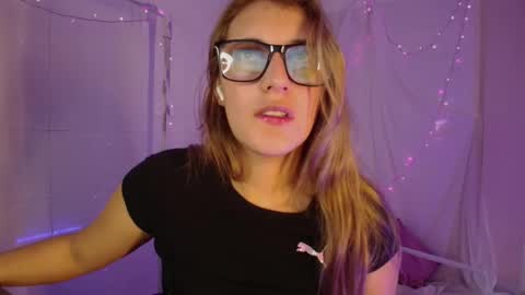 Snapshot of isabella_rross chatting on February 13, 2026, 2:35 pm Isabella Rros online show from February 13, 2026, 2:35 pm