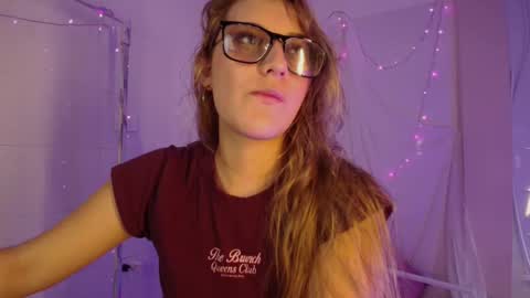 Snapshot of isabella_rross chatting on February 14, 2026, 8:05 pm Isabella Rros online show from February 14, 2026, 8:05 pm