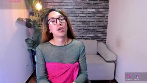 Snapshot of isabella_star_ chatting on May 2, 2026, 10:53 am Camila online show from May 2, 2026, 10:53 am