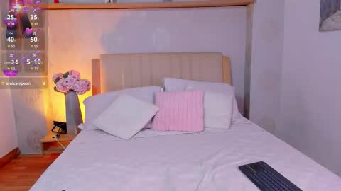 isabella_winkler online show from November 14, 2025, 3:11 pm