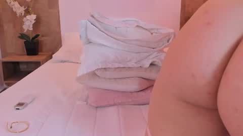 isabella_winkler online show from July 6, 2026, 3:03 pm