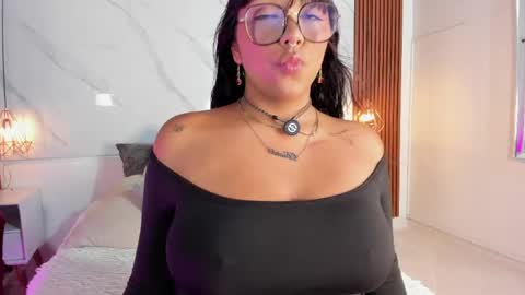 isabella zc online show from April 29, 2026, 2:32 pm