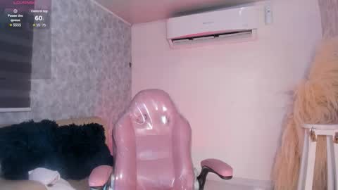 isabellaa23 online show from December 14, 2025, 12:43 pm