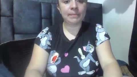 isabellaa_hills_ online show from June 7, 2026, 5:22 am