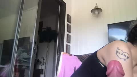 isabellaelizabeth online show from March 31, 2026, 5:13 pm