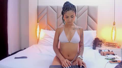 isabellafoox online show from May 8, 2026, 4:12 pm
