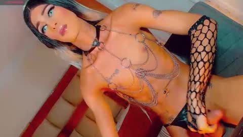 isabellagirs online show from September 15, 2025, 7:52 am