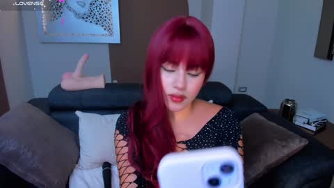 Isa Hill  online show from December 11, 2024, 8:18 pm