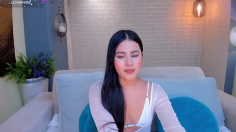 Isa Hill  online show from December 18, 2024, 7:19 pm