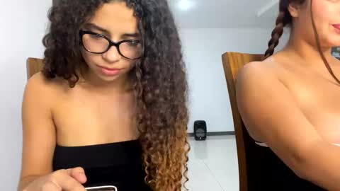 Snapshot of isabellakoffs chatting on January 26, 2025, 3:59 am Isabella.. back again online show from January 26, 2025, 3:59 am