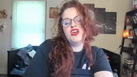 isabellamariedarcy online show from April 22, 2026, 9:49 pm