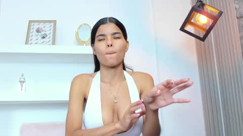 isabellamonet online show from April 8, 2026, 7:36 pm