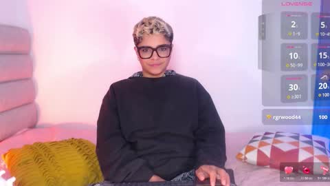 Isabella Mout  online show from January 17, 2026, 12:26 am