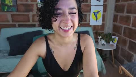 Isabela Paz online show from May 5, 2026, 12:57 pm