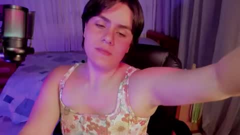 Isabella online show from May 24, 2026, 5:01 am